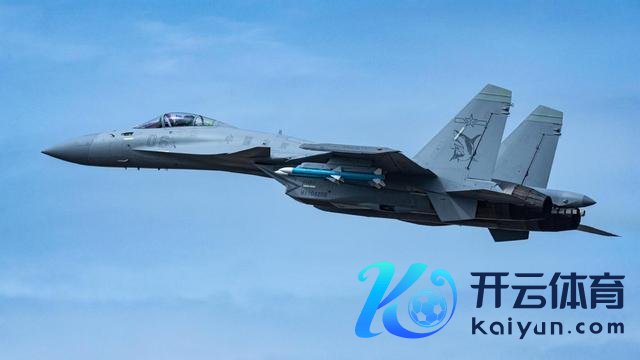 大V：辽宁舰率舟师最强编队驶入西太 展现惊东谈主实力